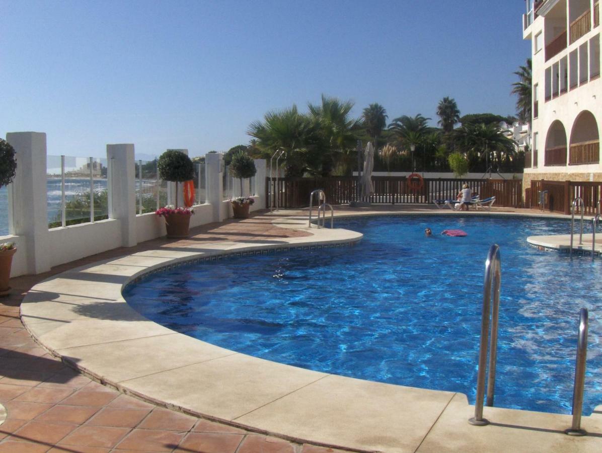 Beachfront Penthouse Apartment With Large Terrace And Breathtaking Sea Views Close To Marbella Spain Sitio de Calahonda Exterior foto